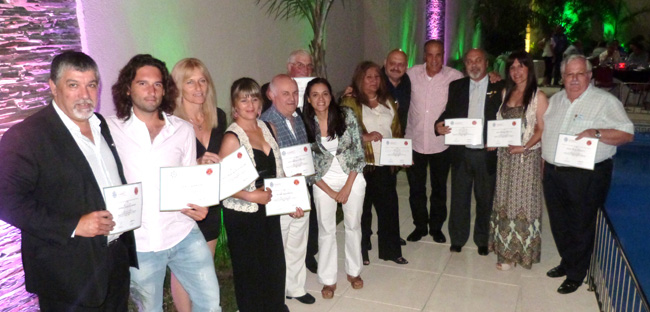 La Escuela Nacional de Dirigentes entregó en Rosario los certificados a sus primeros diplomados La Escuela Nacional de Dirigentes entregó en Rosario los certificados a sus primeros diplomados
