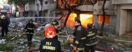 Más de 10 Cuerpos de Bomberos Voluntarios trabajan en el rescate de las víctimas luego de la trágica explosión en Rosario