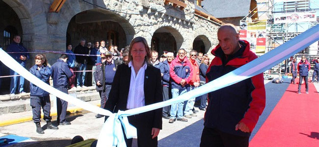 Los bomberos demostraron una vez más su habilidad y profesionalismo en Bariloche Los bomberos demostraron una vez más su habilidad y profesionalismo en Bariloche