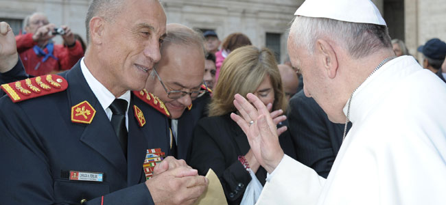 Ferlise recibió la bendición de Francisco para todos los bomberos de América Ferlise recibió la bendición de Francisco para todos los bomberos de América