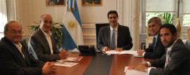 El ministro Capitanich recibió a los bomberos voluntarios