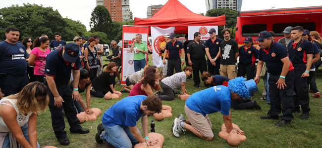 Los bomberos se sumaron al #BailemosTodos de Red Solidaria y aportaron su experiencia