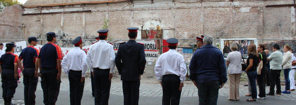 Fundación Bomberos de Argentina participó del homenaje mensual a los bomberos caídos en Barracas