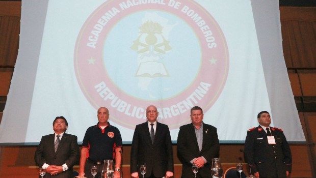 Bonfatti participó en Rosario del encuentro de dirigentes de la Federación de Bomberos Voluntarios