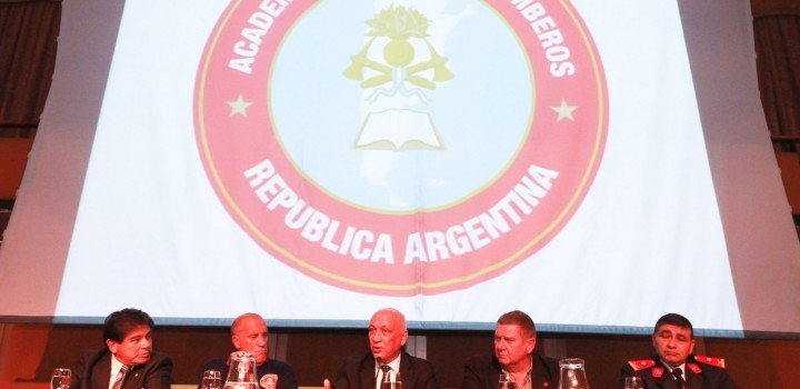 Bonfatti participó en Rosario del encuentro de dirigentes de la Federación de Bomberos Voluntarios