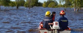 Inundaciones Bs As: 10 mil evacuados y 39 ciudades afectadas. Los bomberos voluntarios héroes indiscutidos