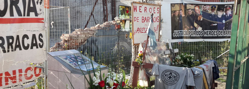 Fundación Bomberos de Argentina formó parte del homenaje mensual a los bomberos caídos en Barracas