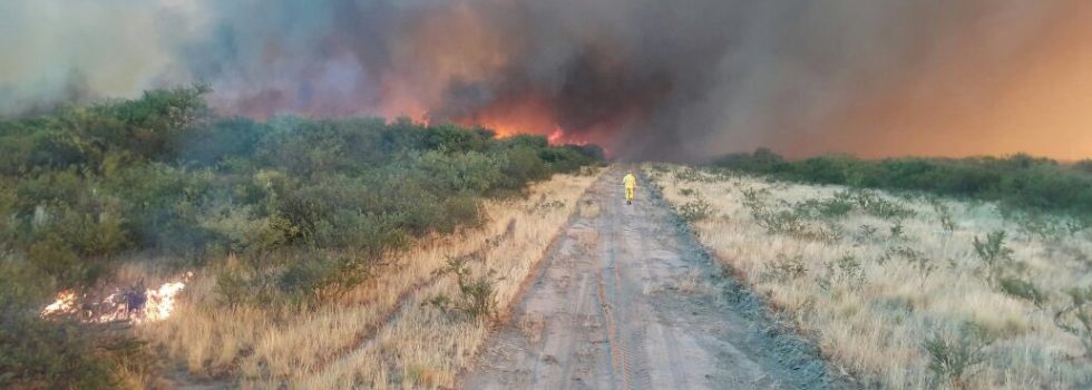 Bomberos en alerta frente a los incendios e inundaciones que afectan a varias provincias