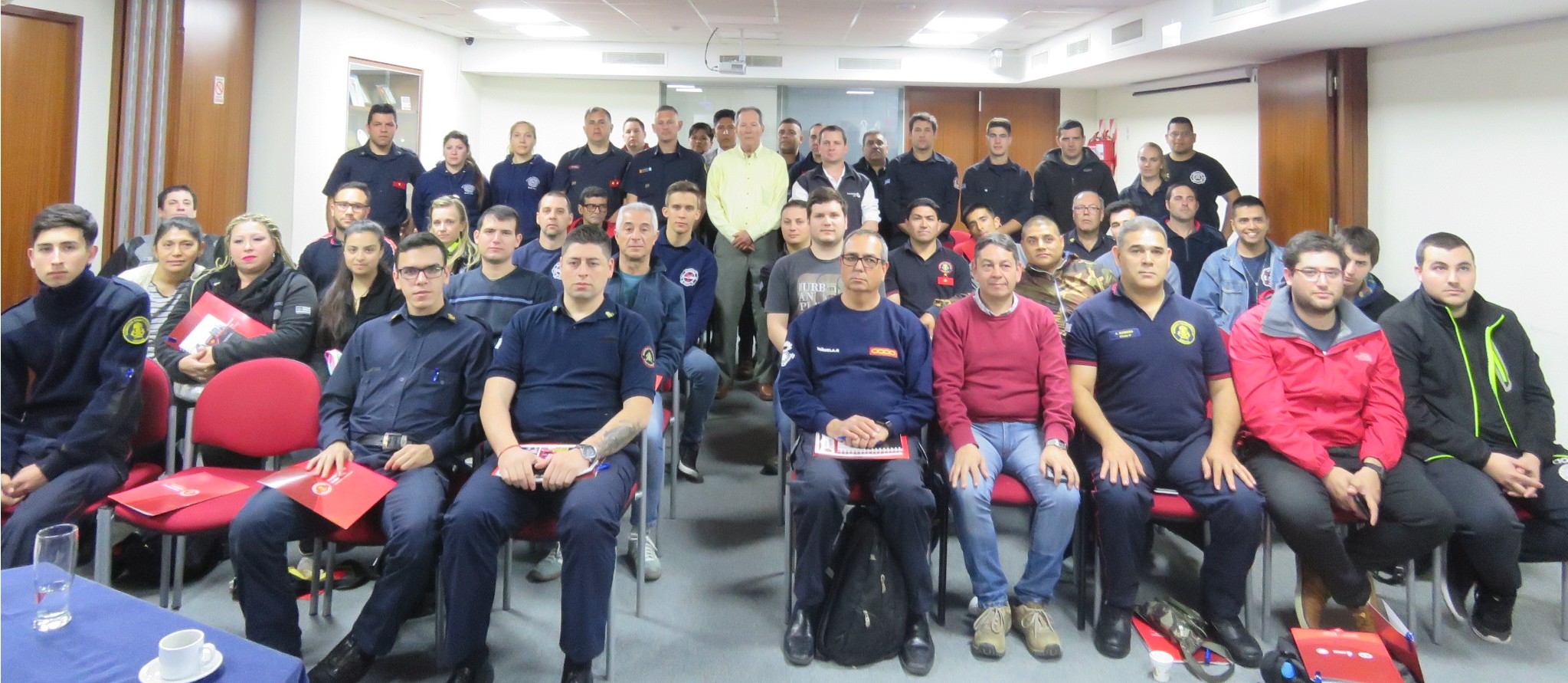 Howard Hill (FDNY) brindó una disertación exclusiva para bomberos voluntarios de Argentina