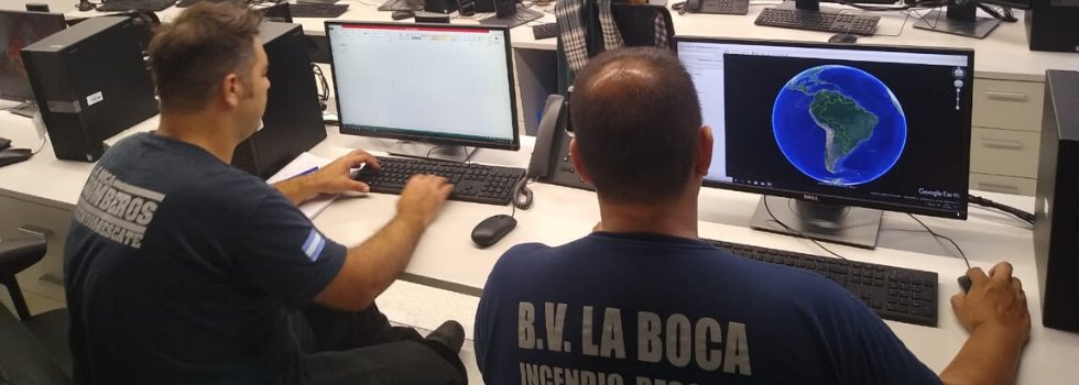 Bomberos Voluntarios colaboran en el centro de operaciones del SINAME Bomberos Voluntarios colaboran en el centro de operaciones del SINAME