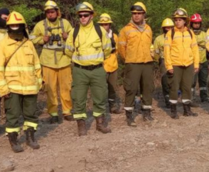 Incendios forestales: recambio de dotaciones de las regiones para continuar el combate del fuego en Salta