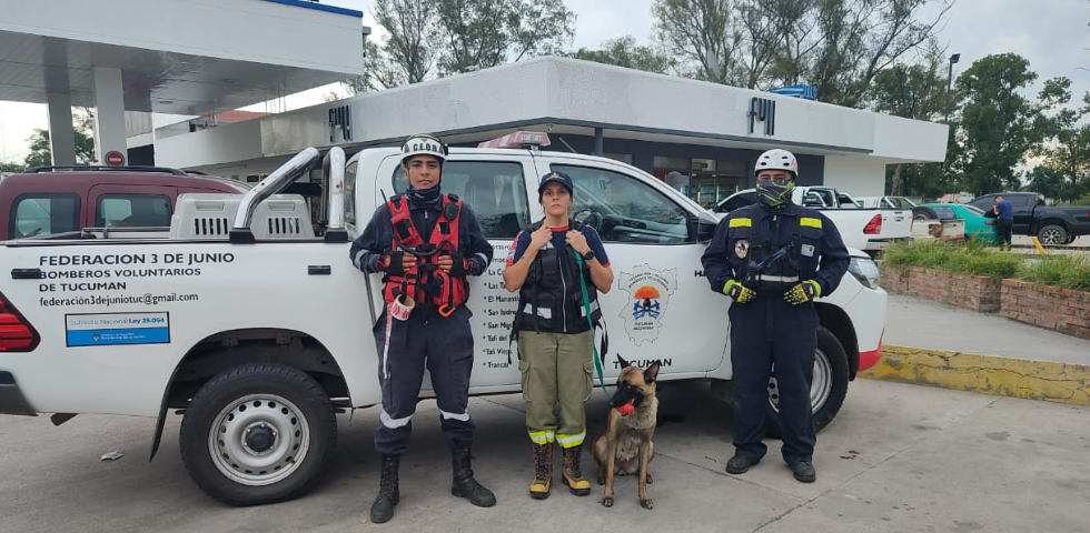 Binomio Canino de bomberos voluntarios encontró a Benjamín Gutiérrez Binomio Canino de bomberos voluntarios encontró a Benjamín Gutiérrez